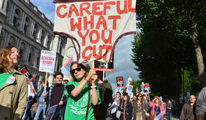 London: Thousands of teachers strike for better pension and wages